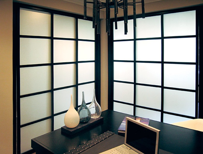 Угловая перегородка в японском стиле с матовым стеклом Череповец